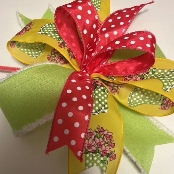 Spring accent bow - Picture 3 of 3